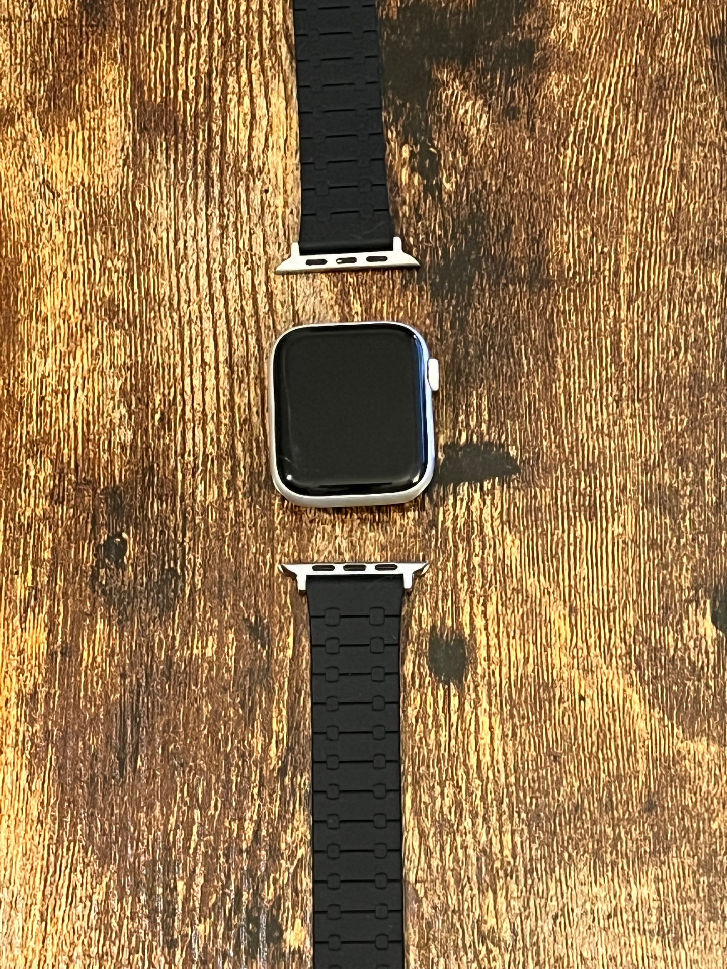 Black, soft silicone, magnetic band
