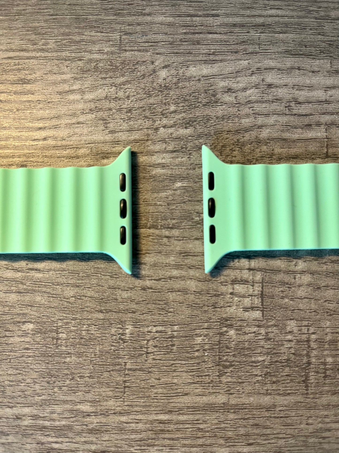 River Silicone Band - Pistachio