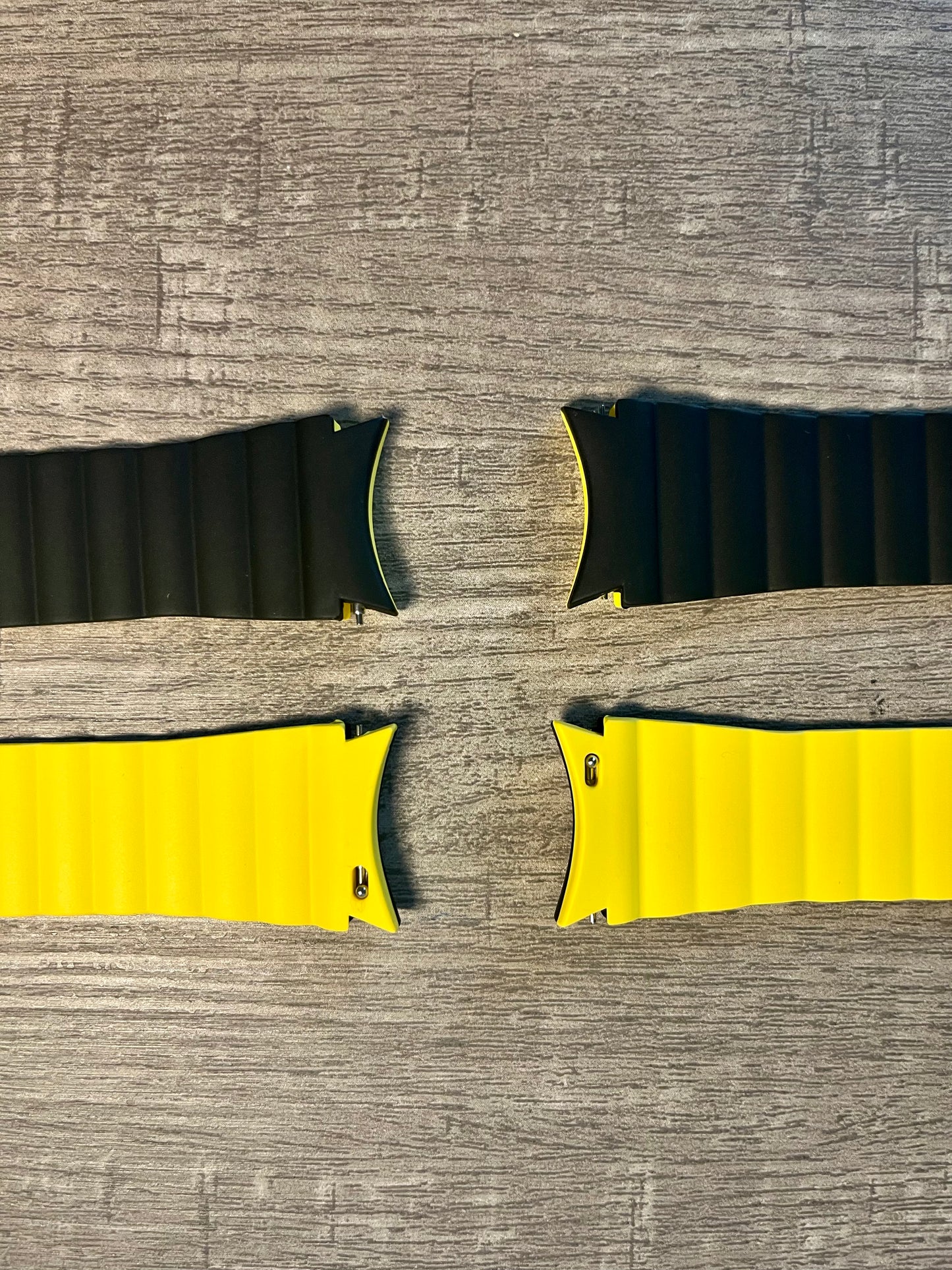 Samsung Galaxy Reversable Magnetic Band - Black & Yellow