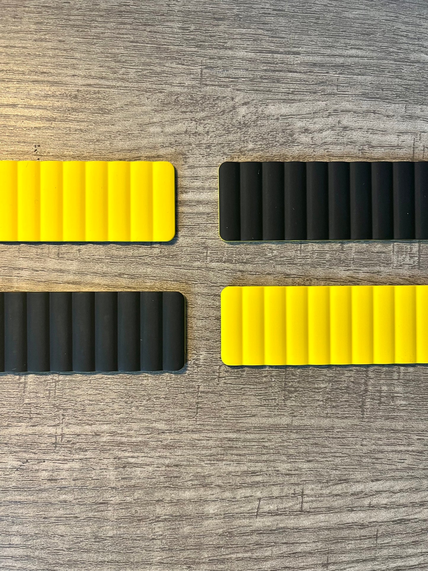 Magnetic Band -  Black and Yellow reversable